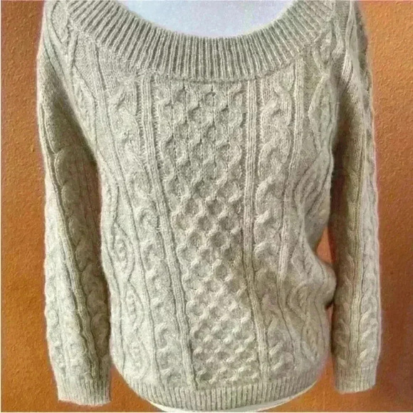 Club Monaco mohair blend tan cable knit sweater size medium EUC! - Picture 3 of 7